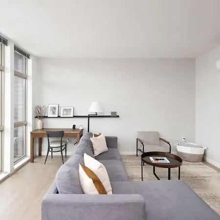 Charming Walker'S Point Apt With Balcony